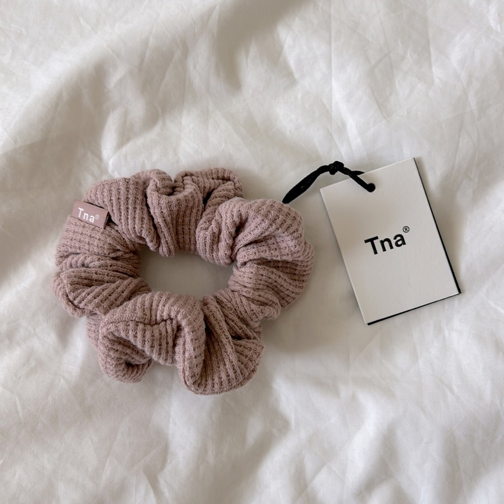 NWT Tna Waffle Tennis Scrunchy Mauve Dust